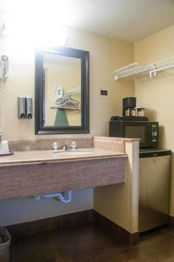 Polynesian Inn セント・クラウド エクステリア 写真
